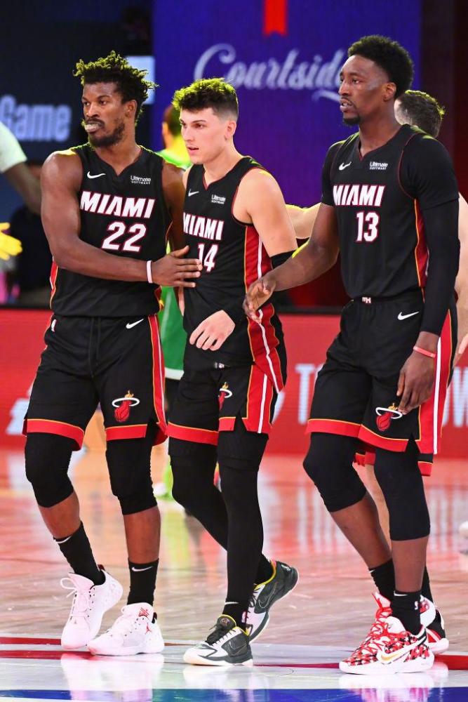 豪华阵容正 豪华阵容正