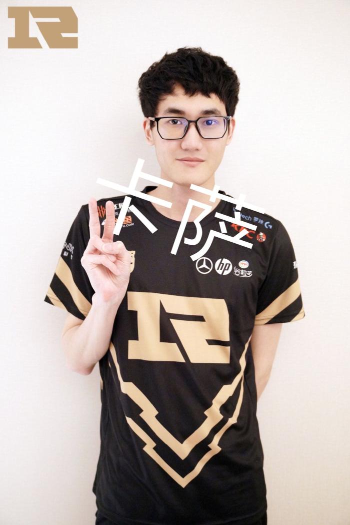 育中最令人 育中最令人